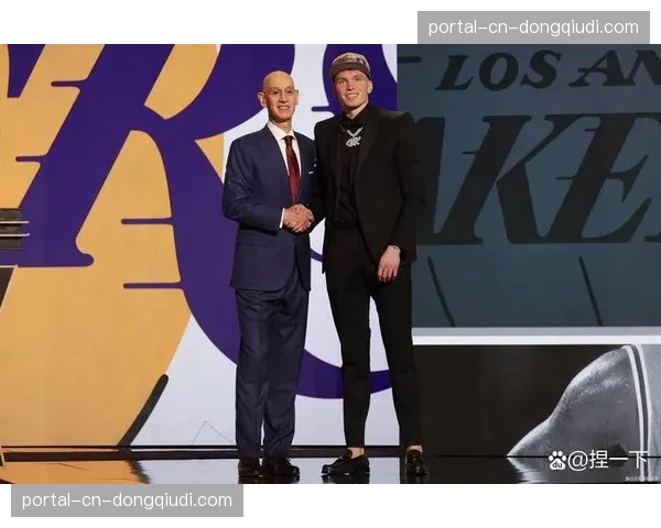 2026届热门新秀参加联盟联合试训，各队球探云集芝加哥